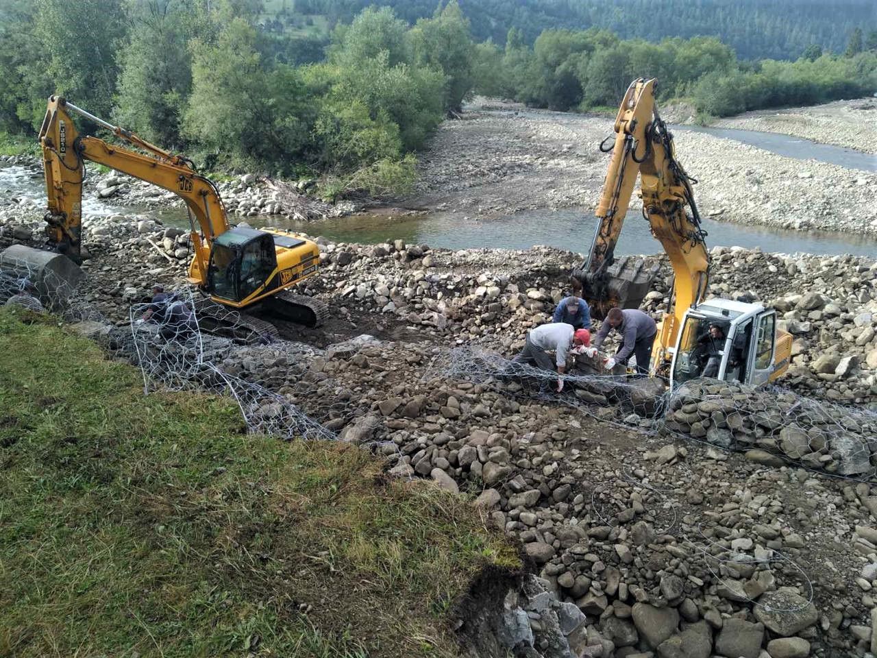 Прикарпаття: Відновлення пошкоджених повінню об’єктів триває